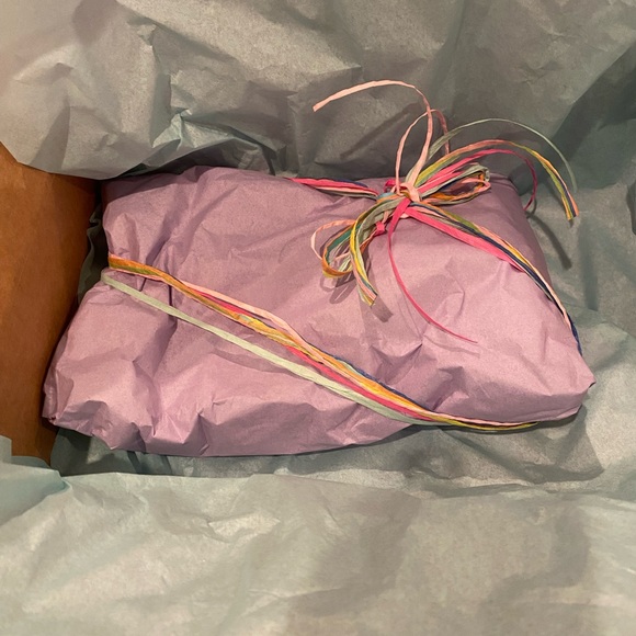 Upgraded Wrapping 🎁 - Picture 4 of 10